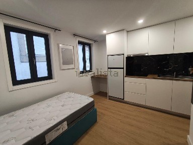Arrendamento de apartamento T0 na Rua General Sousa Machado, 52