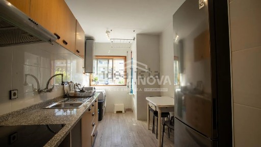 Apartamento T2 à venda na Rua Alto das Torres s/n