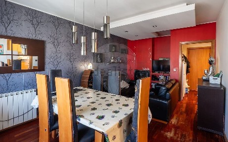 Apartamento T2 à venda na Avenida Pastor Joaquim Eduardo Machado