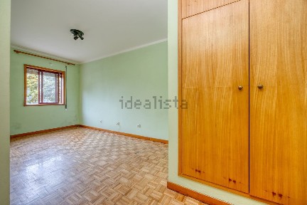 Apartamento T3 à venda na Rua Raúl Proença s/n