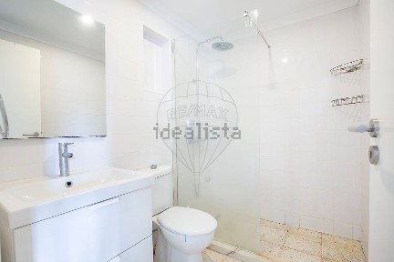 Moradia independente à venda na Rua Fernão de Magalhães
