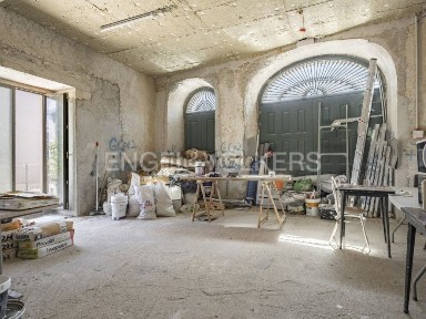 Espaço comercial à venda na Rua Pereira Henriques