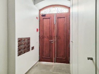 Espaço comercial à venda no Largo Santa Bárbara