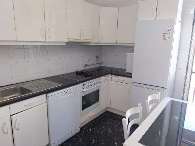 Arrendamento de apartamento T3 na Rua Infanta Dona Maria, 53