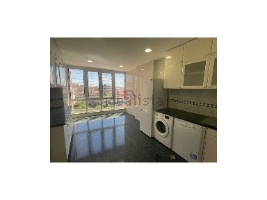 Arrendamento de apartamento T4 na Celas