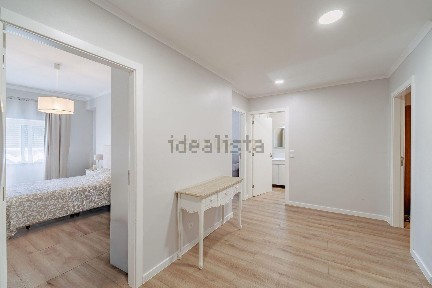 Arrendamento de apartamento T2 na Praça da Portela