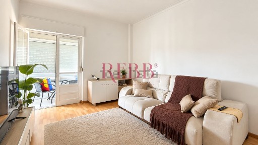 Arrendamento de apartamento T2 na Rua das Beiras