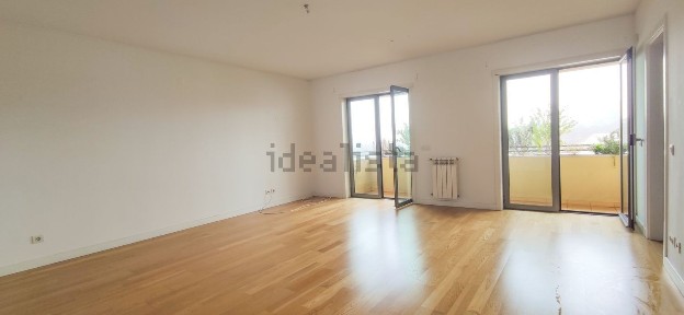 Arrendamento de apartamento T2 na Praça Nuno Rodrigues dos Santos