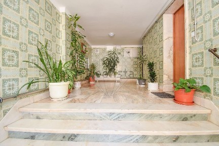 Arrendamento de apartamento T2 na Rua António Sérgio