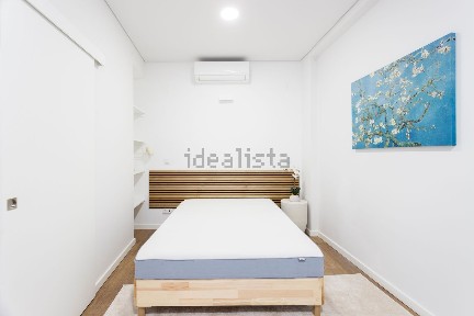 Arrendamento de apartamento T0 na Rua da Rosa, 121