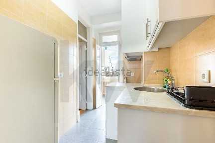 Arrendamento de apartamento T1 na Santa Engrácia