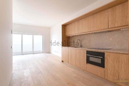 Arrendamento de apartamento T1 na Rua das Taipas