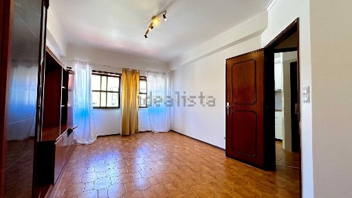 Arrendamento de apartamento T2 na Rua Padre António Vieira, 31