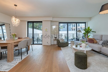 Arrendamento de apartamento T2 na Rua Rodrigo da Fonseca, 40