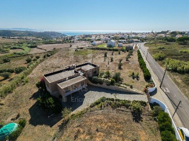 Moradia independente à venda na Ericeira Norte