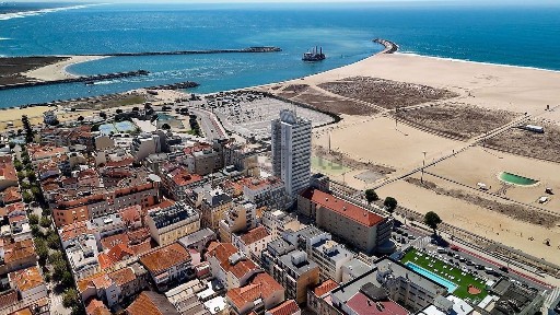 Apartamento T1 à venda na Avenida 25 de Abril