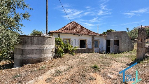 Casa de aldeia à venda em Além da Ribeira e Pedreira