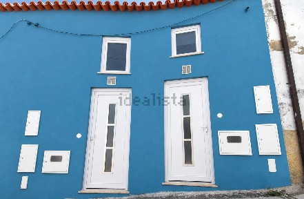 Moradia geminada à venda na Rua Albardeiros
