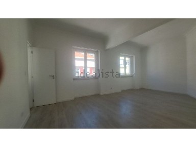 Apartamento T2 à venda na Santa Engrácia