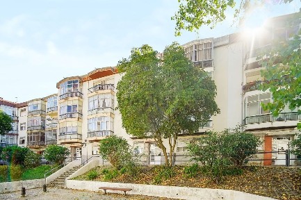 Apartamento T2 à venda na Rua António Boto