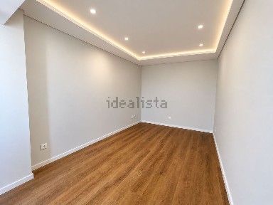 Apartamento T1 à venda na Avenida Conde de Oeiras