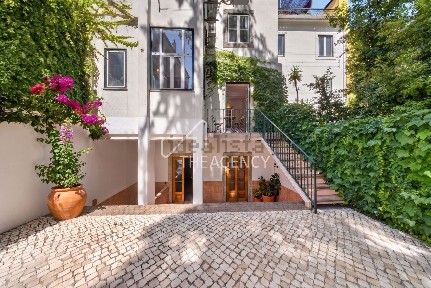 Apartamento T2 à venda na Santos-o-Velho - Madragoa