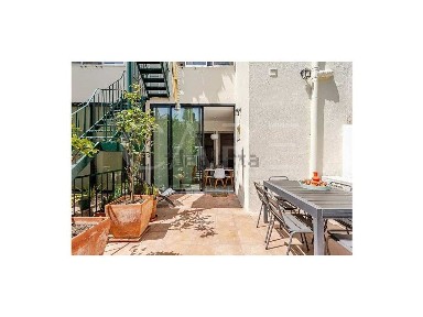 Apartamento T2 à venda na Rua Artur Lamas, 18