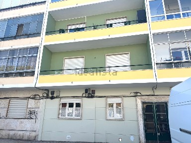 Apartamento T2 à venda na Rua dos Bombeiros Voluntários s/n