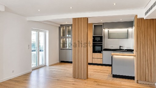 Apartamento T3 à venda na Avenida Marginal
