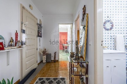 Apartamento T3 à venda na Rua Miguel Franco