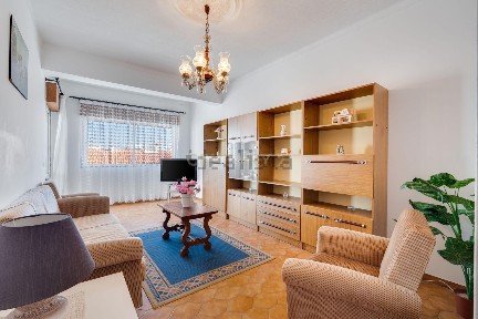 Apartamento T2 à venda na Rua da Mónica, 49