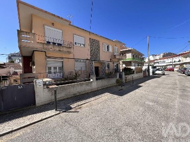 Apartamento T2 à venda em Almada