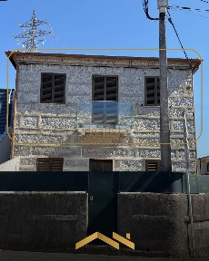 Andar de moradia à venda na Rua Comendador Manuel Pereira Bastos, 900