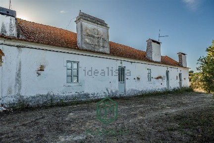 Quinta à venda em Cortiçadas de Lavre