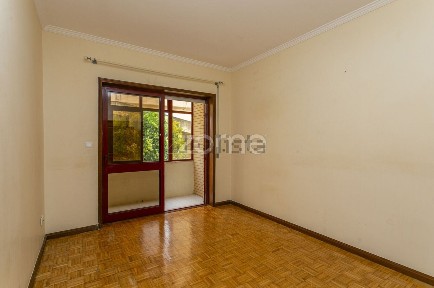 Apartamento T3 à venda na Rua António Ferreira Fiandor, 139