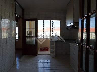 Apartamento T3 à venda no Centro de Senhora da Hora