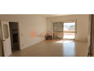 Apartamento T3 à venda na Rua da Senhora de Campanhã, 31