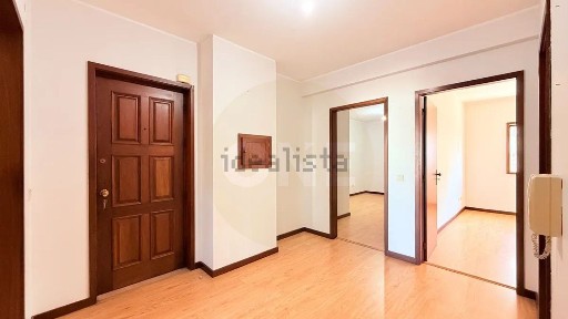 Apartamento T2 à venda na Rua António Fonseca Sampaio