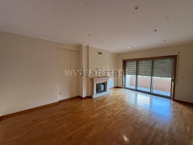 Apartamento T2 à venda na Santo Ovídio - Cedro - Monte da Virgem