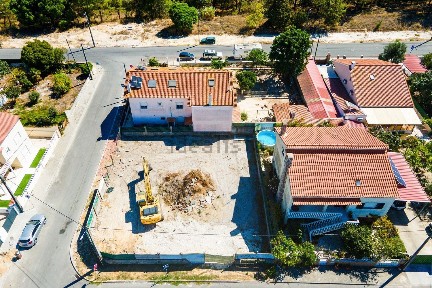 Moradia geminada à venda na Rua Joaquim Botelho da Costa