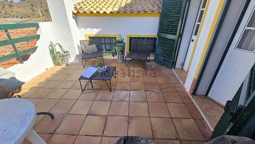 Moradia independente à venda em Monte dos Fortes s/n