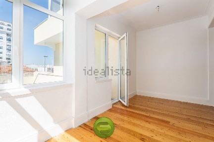 Arrendamento de andar de moradia na Rua de Serpa Pinto