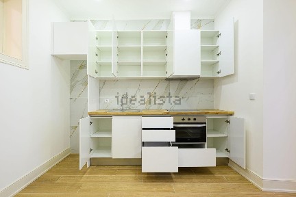 Arrendamento de apartamento T1 na Rua Carlos Ribeiro, 24