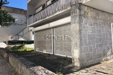 Arrendamento de espaço comercial na Rua Capitão Sebastião Gustavo Pinto, 45