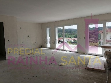 Moradia independente à venda em Antuzede e Vil de Matos