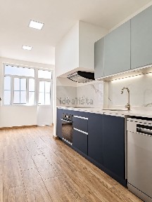 Apartamento T3 à venda na Avenida Doutora Ângela Tamagnini
