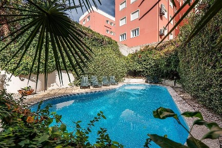 Apartamento T4 à venda na Travessa de São Bernardino