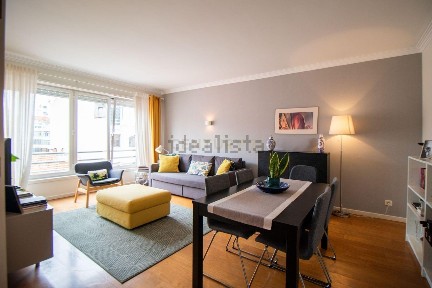 Apartamento T1 à venda na Rua Coelho da Rocha, 27