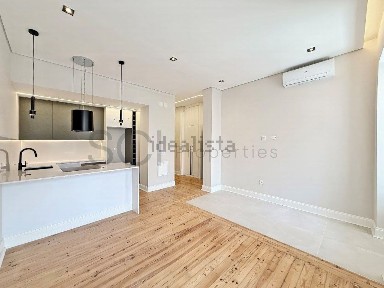 Apartamento T3 à venda no Bairro dos Actores