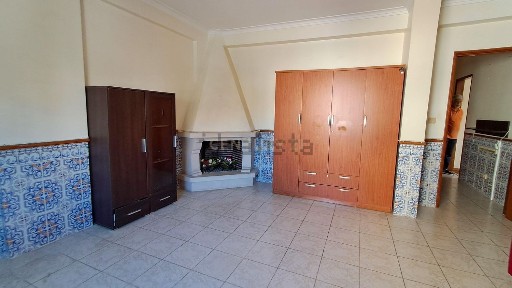 Apartamento T1 à venda na Rua José Afonso, 9